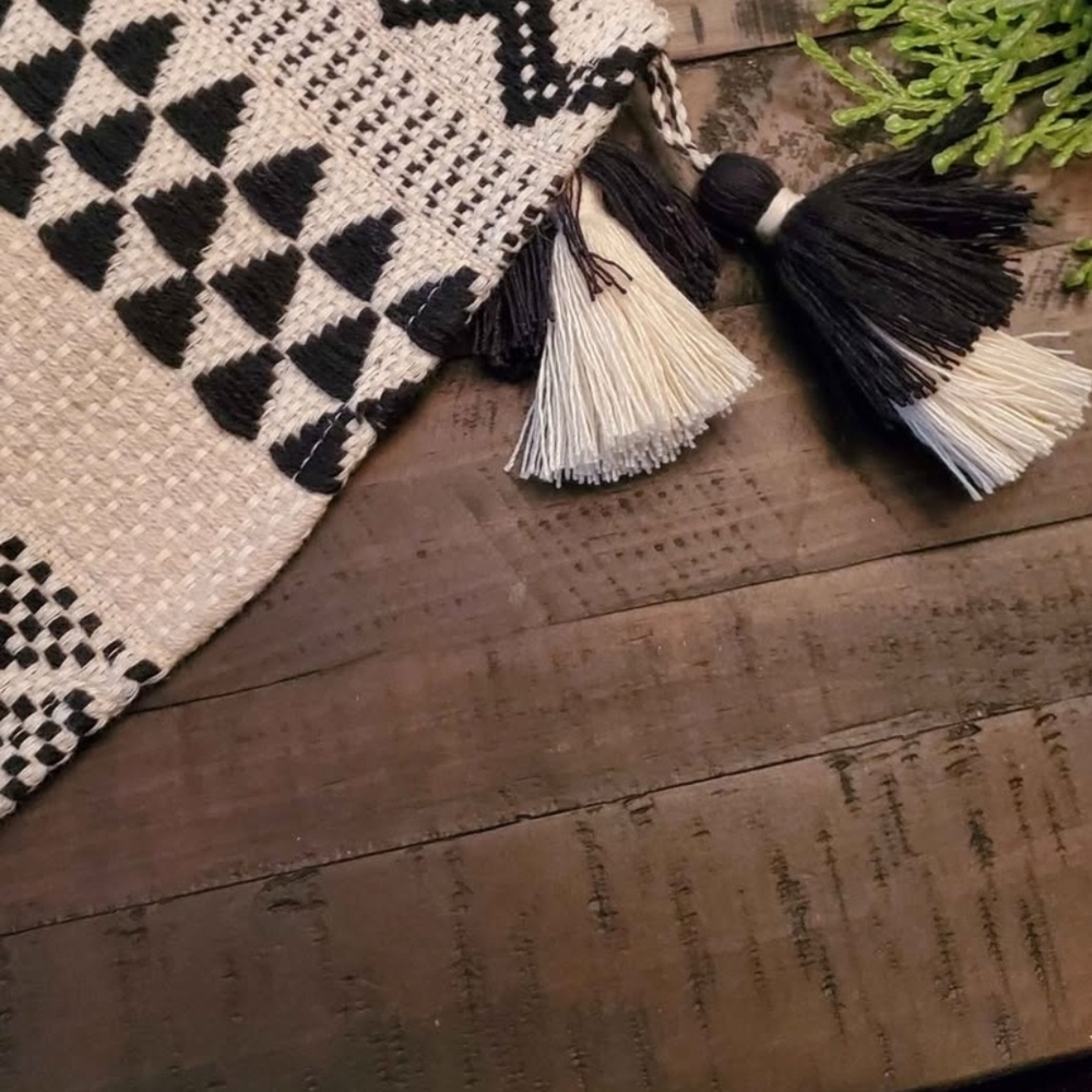 Pier 1 Black and Cream Patterned Table Runner - Picture 7 of 8